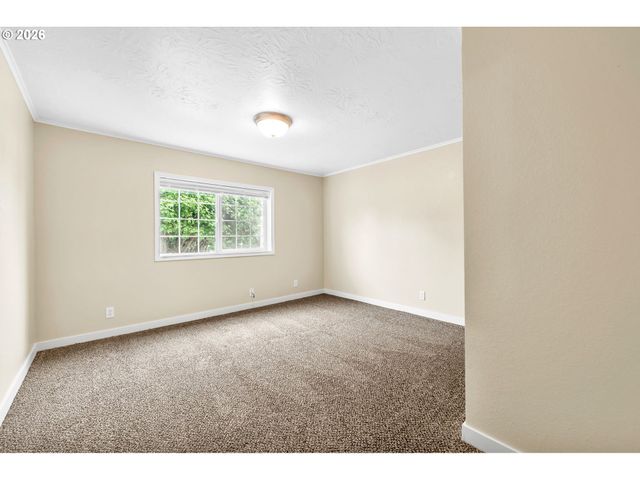 650 TERRITORIAL St, Harrisburg, OR 97446