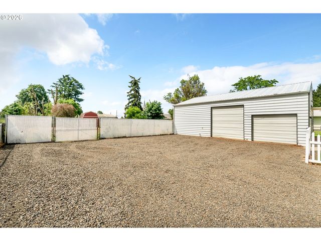650 TERRITORIAL St, Harrisburg, OR 97446