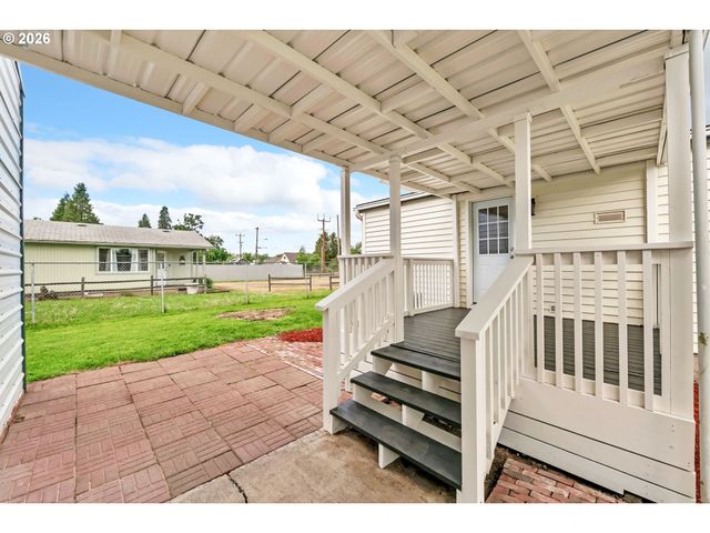650 TERRITORIAL St, Harrisburg, OR 97446
