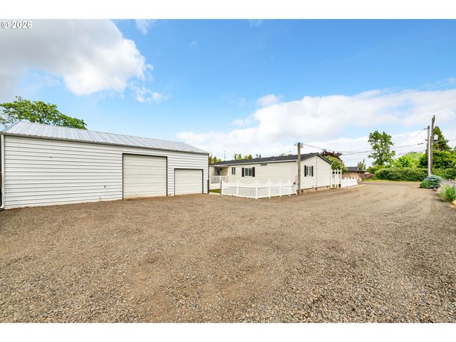 650 TERRITORIAL St, Harrisburg, OR 97446