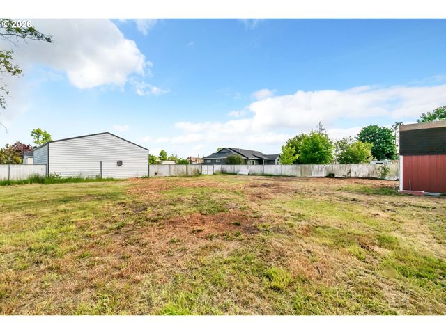 650 TERRITORIAL St, Harrisburg, OR 97446