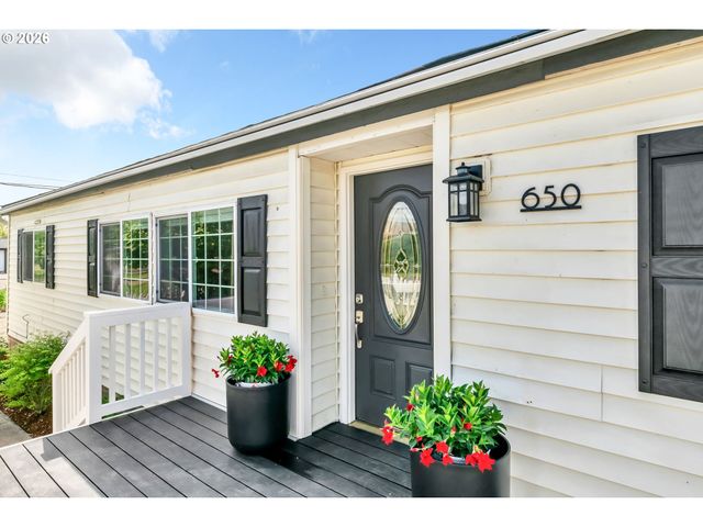 650 TERRITORIAL St, Harrisburg, OR 97446