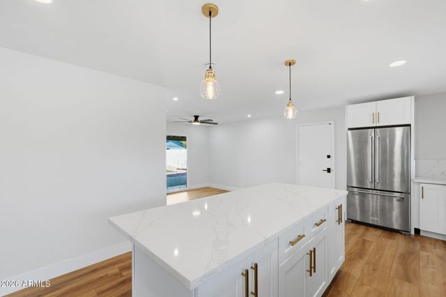 5406 S COLLEGE Avenue, Tempe, AZ 85283