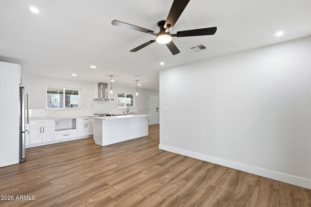 5406 S COLLEGE Avenue, Tempe, AZ 85283