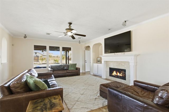 3913 Pebble Brook Drive, League City, TX 77573