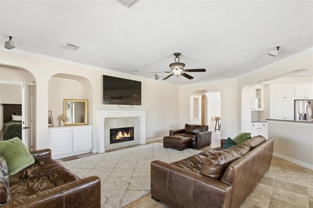 3913 Pebble Brook Drive, League City, TX 77573