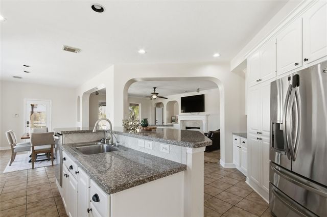 3913 Pebble Brook Drive, League City, TX 77573