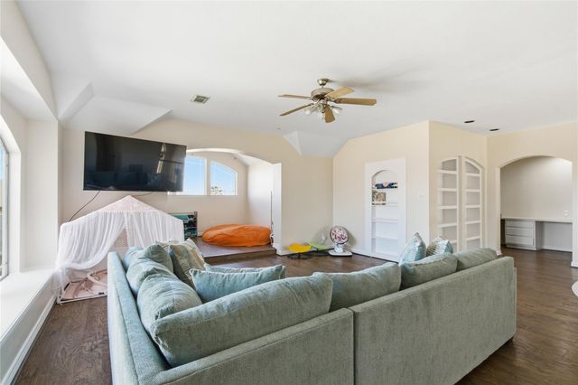 3913 Pebble Brook Drive, League City, TX 77573