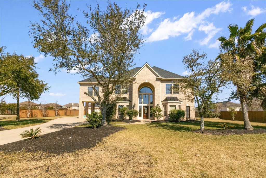 3913 Pebble Brook Drive, League City, TX 77573