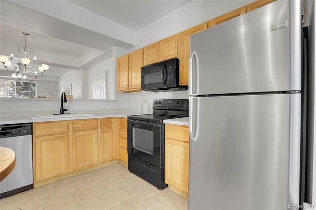 9643 W Chatfield Avenue D, Littleton, CO 80128