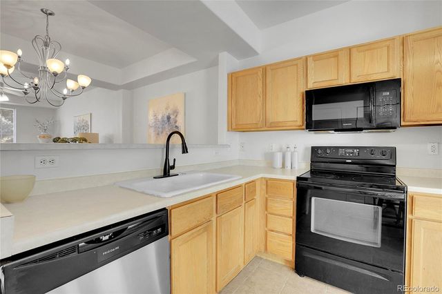 9643 W Chatfield Avenue D, Littleton, CO 80128