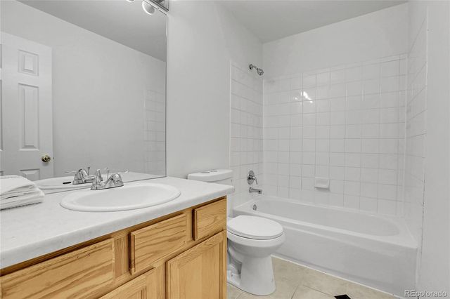 9643 W Chatfield Avenue D, Littleton, CO 80128