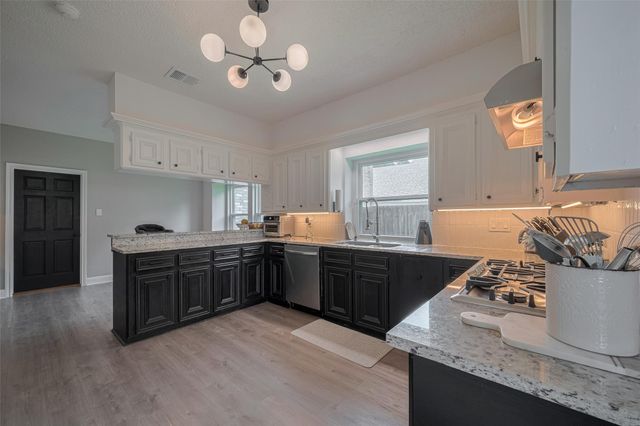 1709 Coles Farm Drive, Sugar Land, TX 77478