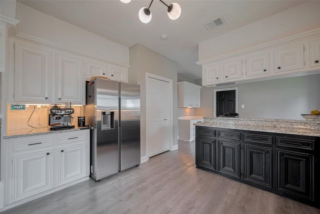 1709 Coles Farm Drive, Sugar Land, TX 77478