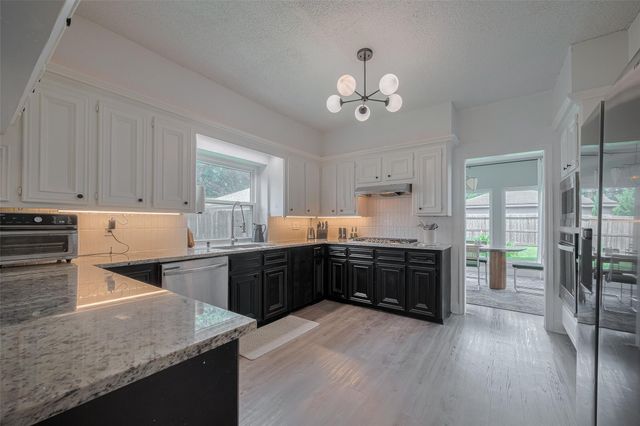 1709 Coles Farm Drive, Sugar Land, TX 77478