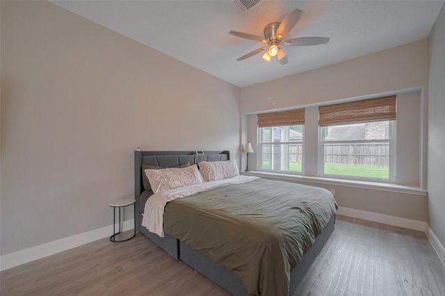 1709 Coles Farm Drive, Sugar Land, TX 77478