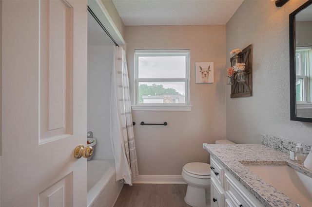 1709 Coles Farm Drive, Sugar Land, TX 77478
