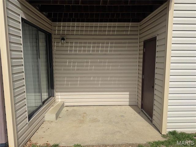 22 Pepperwood Court, Glen Carbon, IL 62034