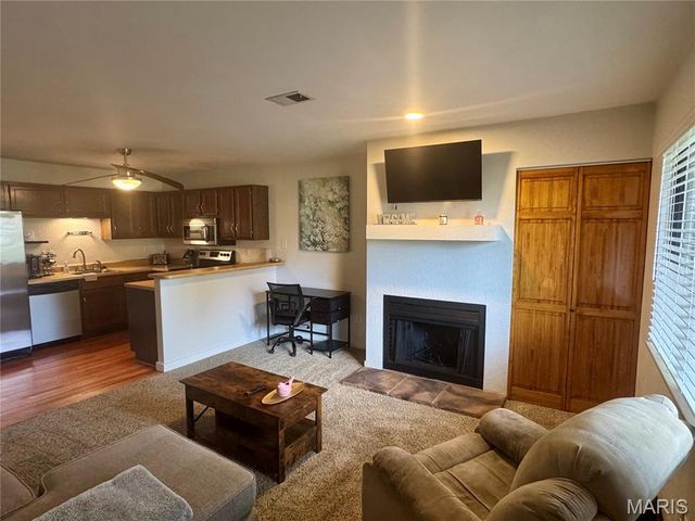 22 Pepperwood Court, Glen Carbon, IL 62034