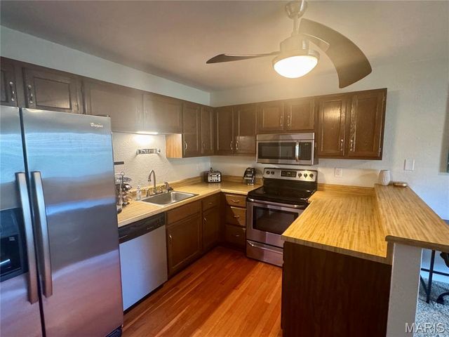 22 Pepperwood Court, Glen Carbon, IL 62034