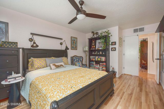 2213 Cimarron Drive, Las Cruces, NM 88011