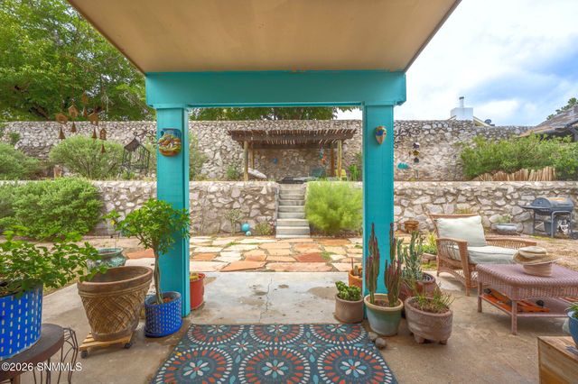 2213 Cimarron Drive, Las Cruces, NM 88011