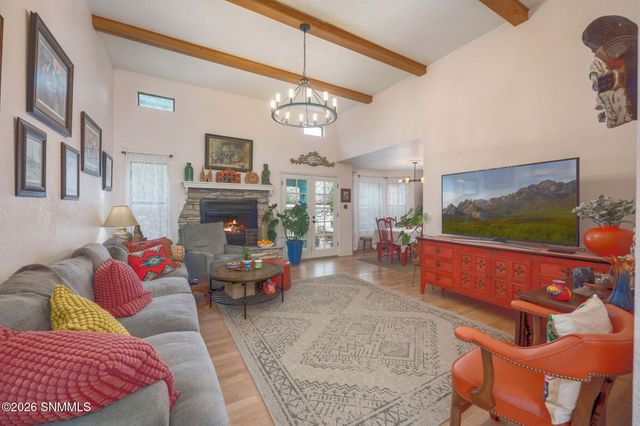 2213 Cimarron Drive, Las Cruces, NM 88011