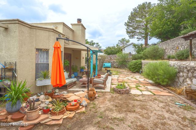 2213 Cimarron Drive, Las Cruces, NM 88011