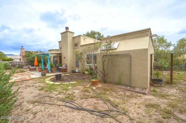 2213 Cimarron Drive, Las Cruces, NM 88011
