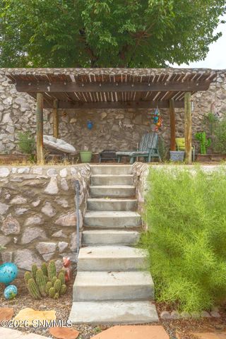 2213 Cimarron Drive, Las Cruces, NM 88011