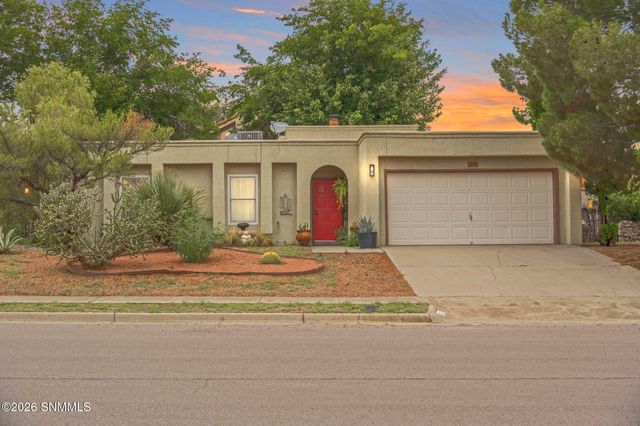 2213 Cimarron Drive, Las Cruces, NM 88011