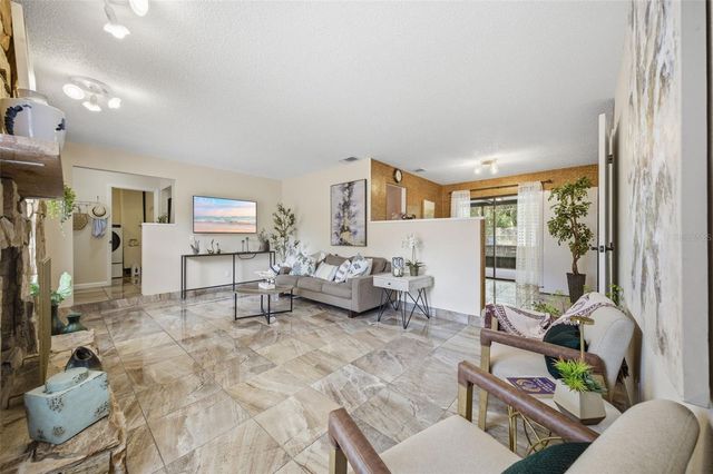 314 E 137TH AVENUE, Tampa, FL 33613