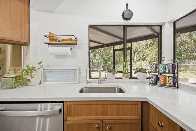 314 E 137TH AVENUE, Tampa, FL 33613