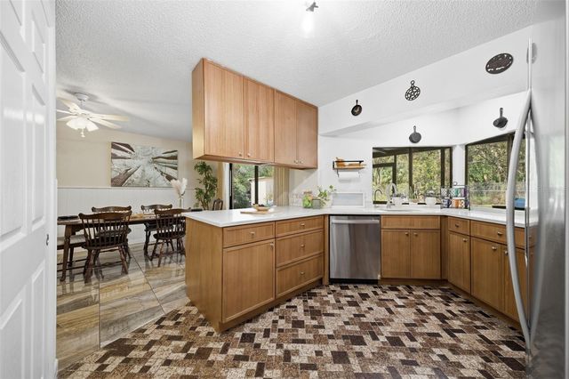 314 E 137TH AVENUE, Tampa, FL 33613