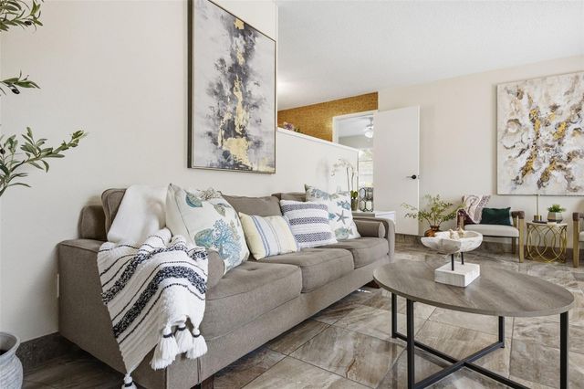 314 E 137TH AVENUE, Tampa, FL 33613