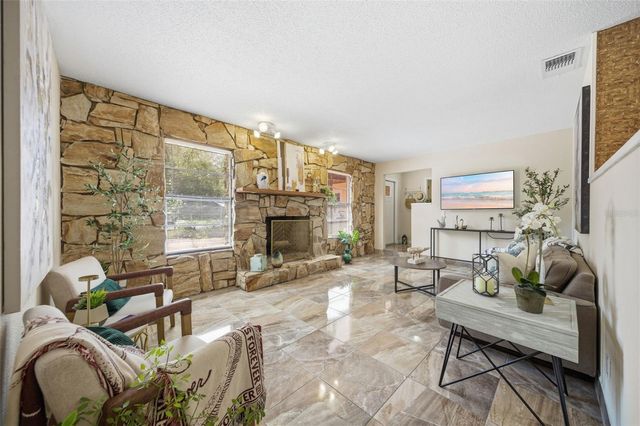 314 E 137TH AVENUE, Tampa, FL 33613