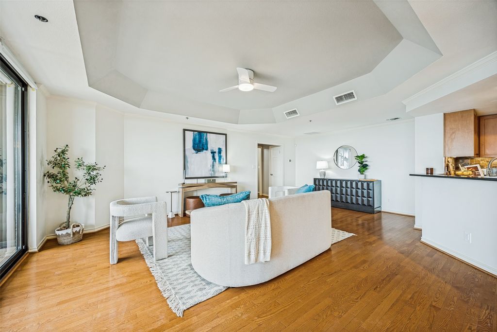 5909 Luther Lane 2104, Dallas, TX 75225