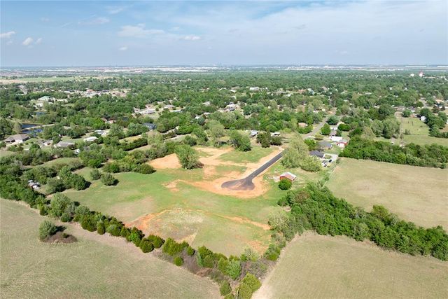 E Lily Lane, Mustang, OK 73064