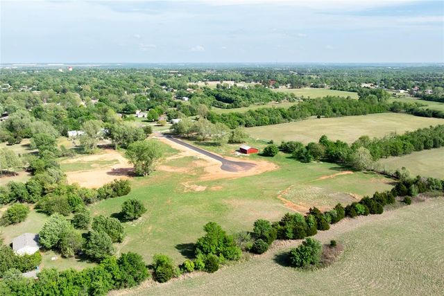 E Lily Lane, Mustang, OK 73064