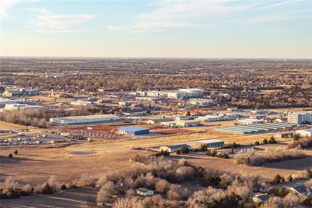 E Lily Lane, Mustang, OK 73064