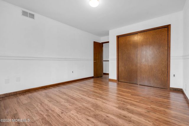 106 Vienna Road, Howell, NJ 07731