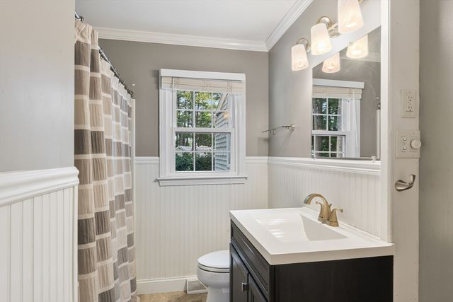4 Jimmy St, Franklin, MA 02038