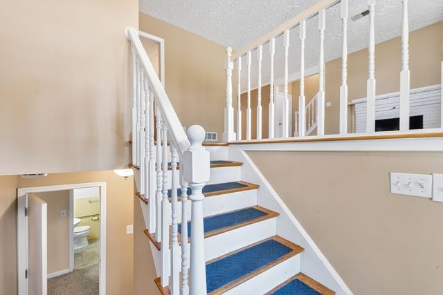 4 Jimmy St, Franklin, MA 02038