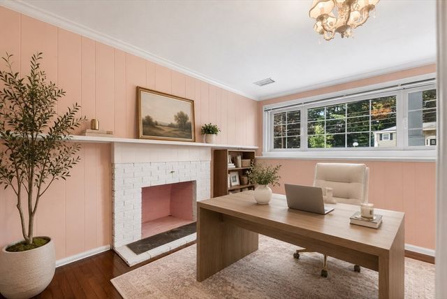 4 Jimmy St, Franklin, MA 02038