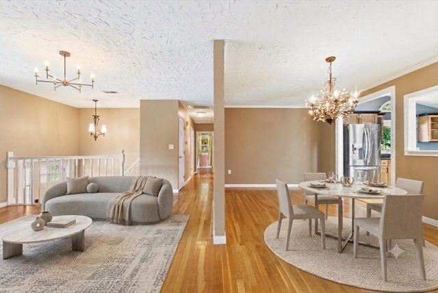 4 Jimmy St, Franklin, MA 02038