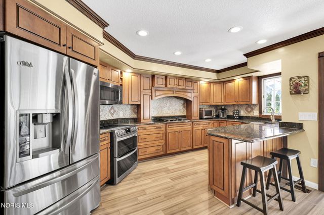 14850 Stonehaven Drive, Perrysburg, OH 43551