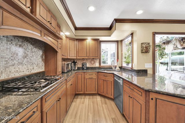 14850 Stonehaven Drive, Perrysburg, OH 43551