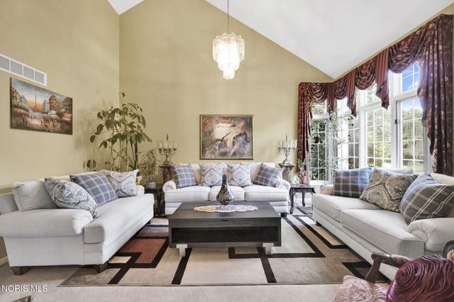 14850 Stonehaven Drive, Perrysburg, OH 43551