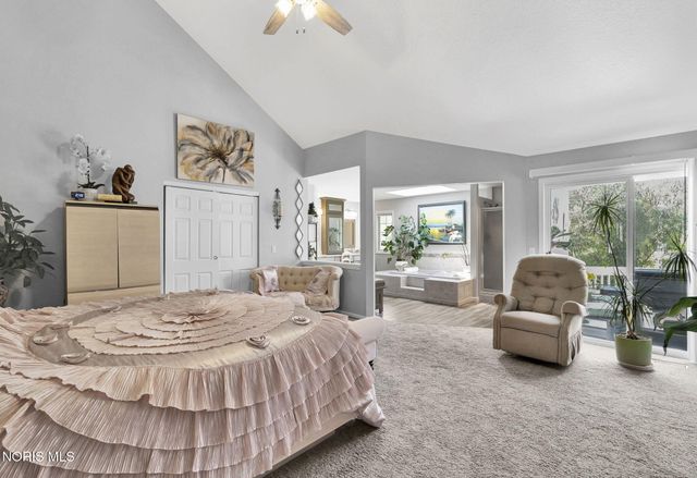 14850 Stonehaven Drive, Perrysburg, OH 43551