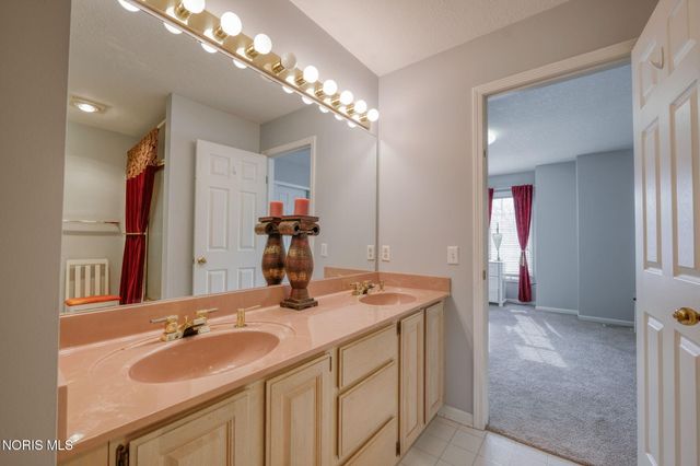 14850 Stonehaven Drive, Perrysburg, OH 43551